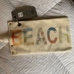 Beach wine/beverage canteen